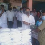 Mr. Karti Chidambaram while distributing essential items to Thirubhuvanam Town Panchayat officials and  sanitary workers of Thirubhuvanam Town Panchayat on 12.05.2020